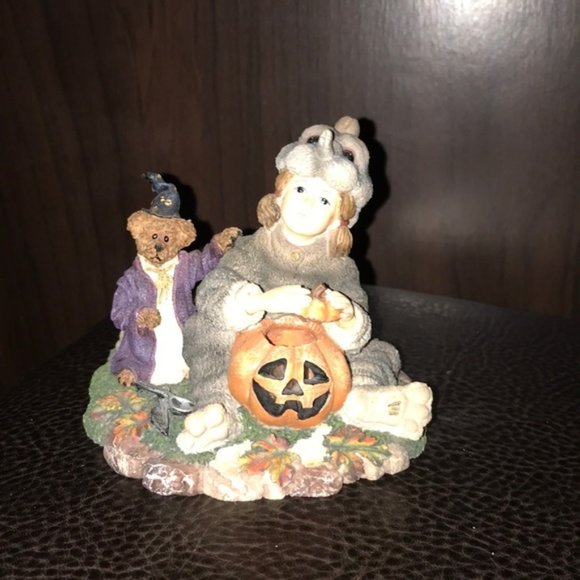 Yesterday's Child Halloween Figurine